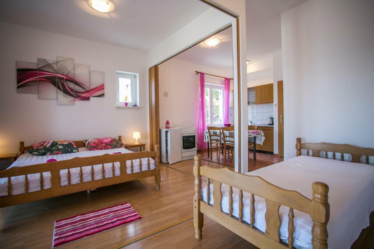Apartments Katica Senj  Luaran gambar