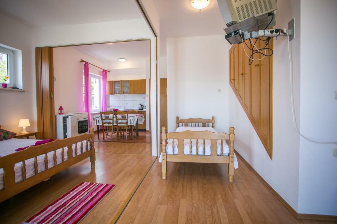 Apartments Katica Senj  Luaran gambar